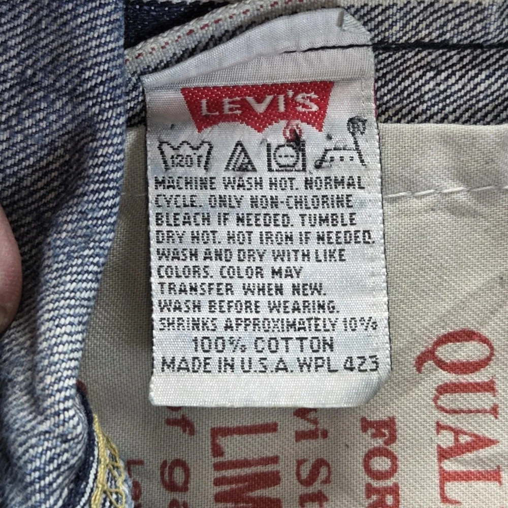 Vintage Levis 501 Jeans Mens Blue Selvedge LVC Made in USA Whiskers Fits 32x24